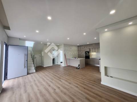 Moradia Geminada T3 com piscina - Pinhal do General