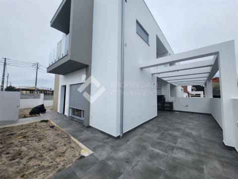 Moradia Geminada T3 com piscina - Pinhal do General