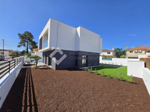 Moradia Isolada T4 com piscina - Azeitão