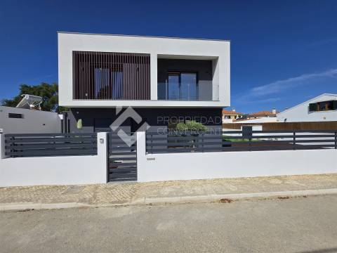 Moradia Isolada T4 com piscina - Azeitão