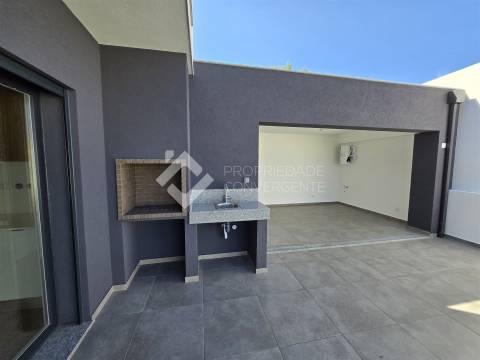 Moradia Isolada T4 com piscina - Azeitão