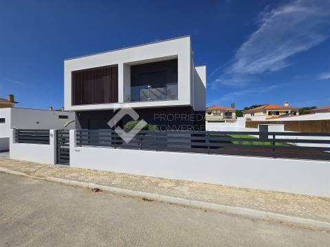 Moradia Isolada T4 com piscina - Azeitão