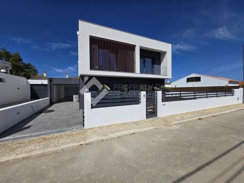 Moradia Isolada T4 com piscina - Azeitão