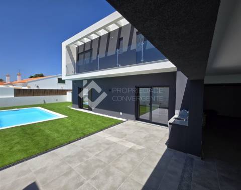 Moradia Isolada T4 com piscina - Azeitão