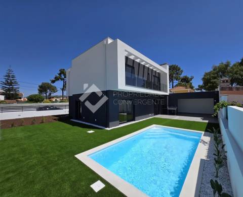 Moradia Isolada T4 com piscina - Azeitão