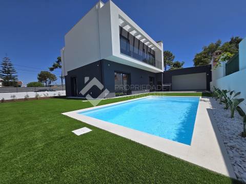 Moradia Isolada T4 com piscina - Azeitão