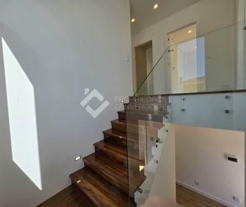 Moradia Isolada T4 com piscina - Azeitão