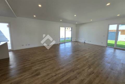 Moradia Isolada T4 com piscina - Azeitão