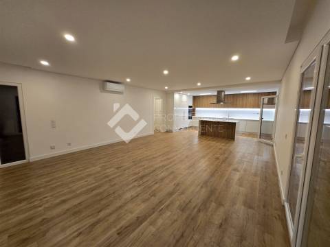 Moradia Isolada T4 com piscina - Azeitão