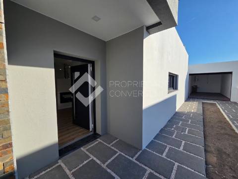 Moradia Isolada T3 com piscina - Azeitão