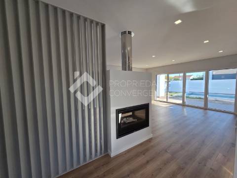 Moradia Isolada T3 com piscina - Azeitão