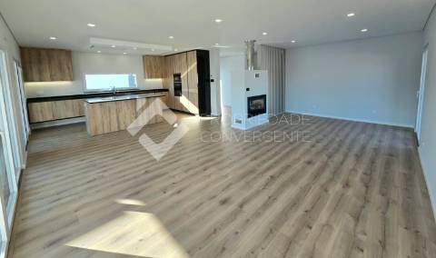 Moradia Isolada T3 com piscina - Azeitão