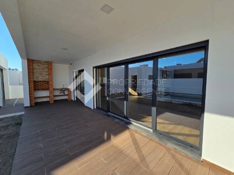 Moradia Isolada T3 com piscina - Azeitão
