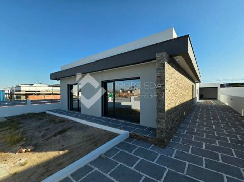 Moradia Isolada T3 com piscina - Azeitão