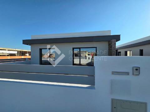 Moradia Isolada T3 com piscina - Azeitão