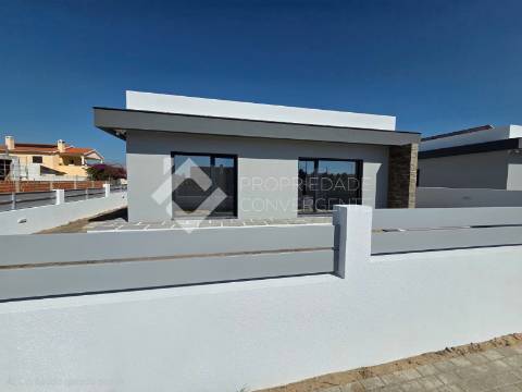 Moradia Isolada T3 com piscina - Azeitão