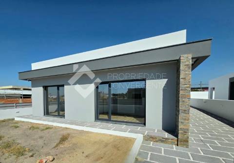 Moradia Isolada T3 com piscina - Azeitão