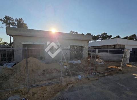 Moradia Isolada T3 com piscina - Azeitão