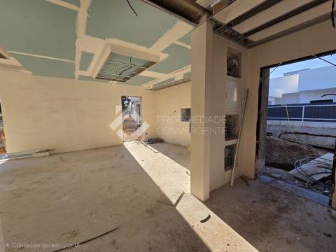 Moradia Isolada T3 com piscina - Azeitão