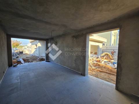 Moradia Isolada T3 com piscina - Azeitão