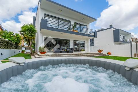 Moradia T4 isolada - Quinta da Marquesa, Palmela