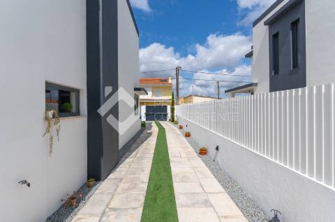 Moradia T4 isolada - Quinta da Marquesa, Palmela