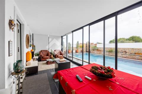 Moradia Isolada T4 com piscina - Azeitão