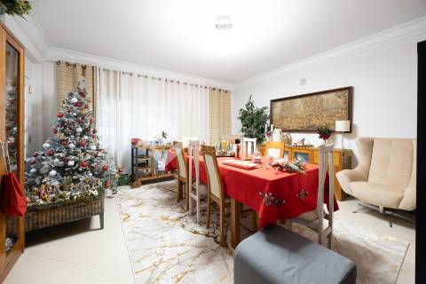 Moradia Isolada T4 com piscina - Azeitão