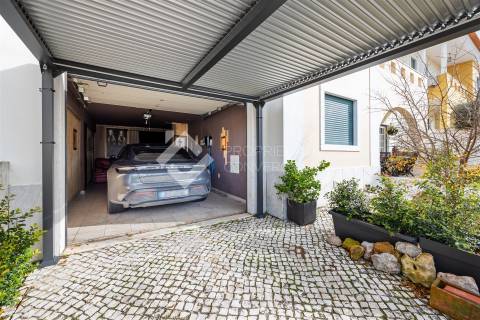 Moradia Isolada T4 com piscina - Azeitão