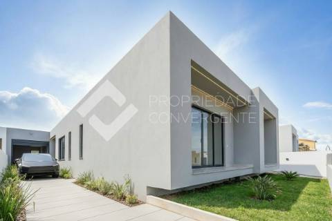 Moradia Isolada T4 com piscina - Azeitão