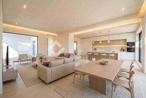 Moradia Isolada T4 com piscina - Azeitão