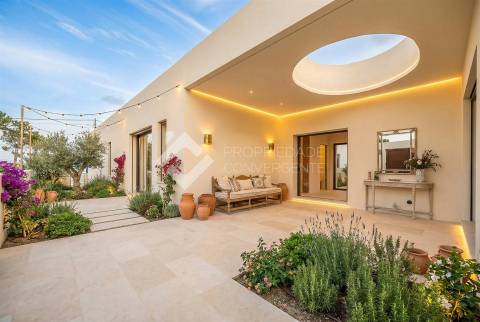 Moradia Isolada T4 com piscina - Azeitão