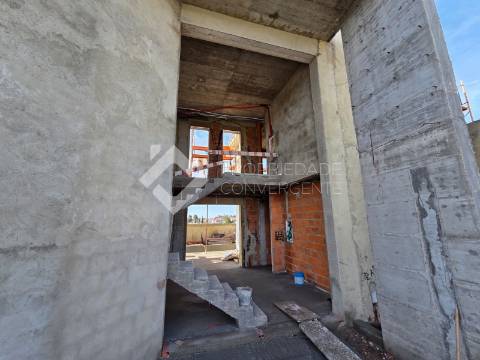 Moradia Isolada T5 com piscina - Azeitão