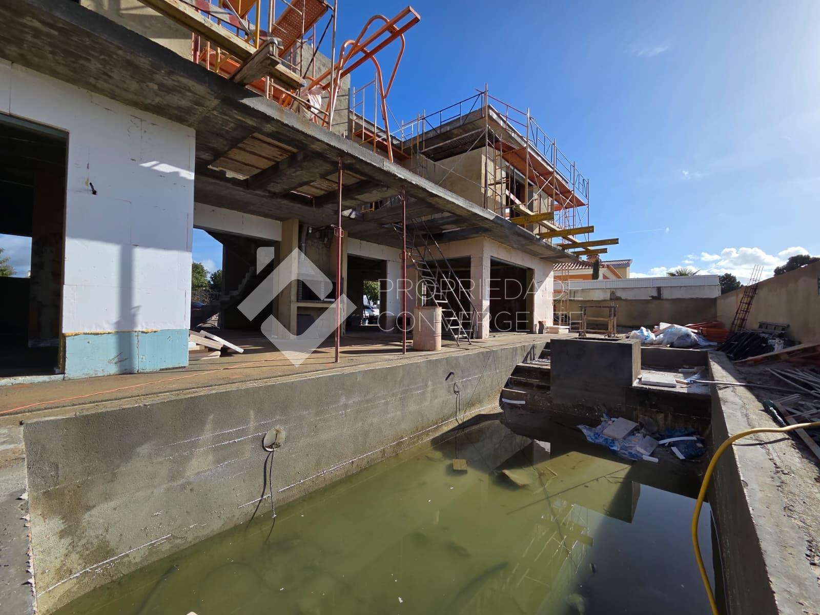 Moradia Isolada T5 com piscina - Azeitão