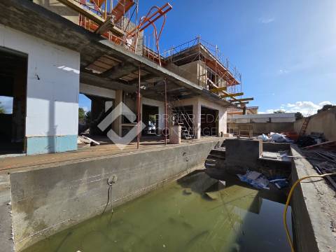 Moradia Isolada T5 com piscina - Azeitão