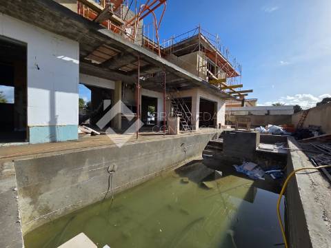 Moradia Isolada T5 com piscina - Azeitão