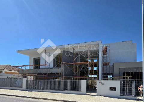 Moradia Isolada T5 com piscina - Azeitão