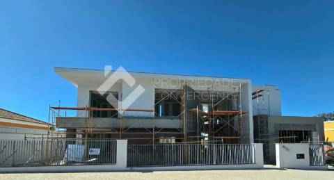 Moradia Isolada T5 com piscina - Azeitão