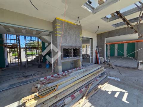 Moradia Isolada T5 com piscina - Azeitão