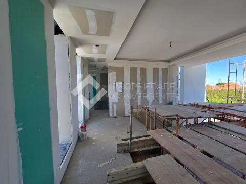 Moradia Isolada T5 com piscina - Azeitão