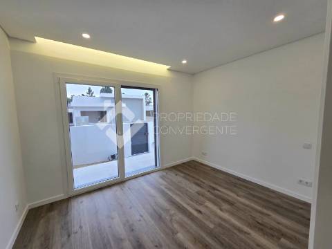 Moradia Isolada T4 no Pinhal do General - Fernão Ferro