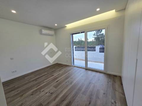 Moradia Isolada T4 no Pinhal do General - Fernão Ferro