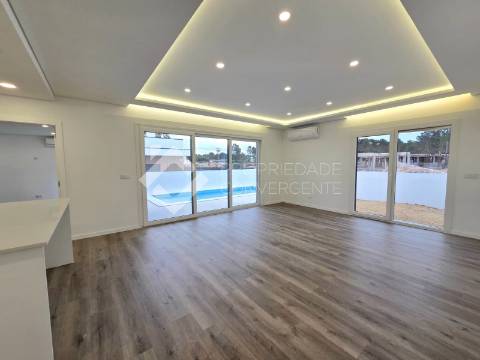 Moradia Isolada T4 no Pinhal do General - Fernão Ferro