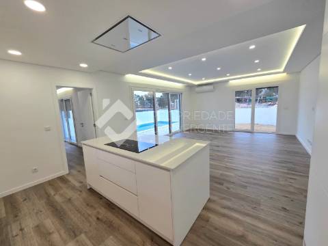 Moradia Isolada T4 no Pinhal do General - Fernão Ferro