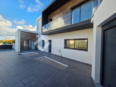 Moradia Isolada T5 Venda em Azeitão (São Lourenço e São Simão),Setúbal