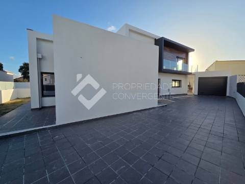 Moradia Isolada T5 Venda em Azeitão (São Lourenço e São Simão),Setúbal