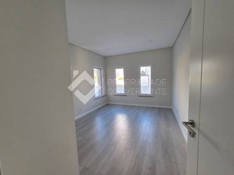 Moradia Isolada T5 Venda em Azeitão (São Lourenço e São Simão),Setúbal