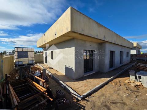 Moradia térrea T4 isolada - Palmela