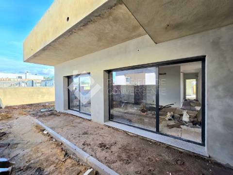 Moradia térrea T4 isolada - Palmela