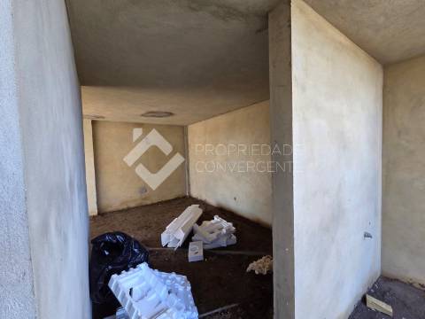 Moradia térrea T4 isolada - Palmela